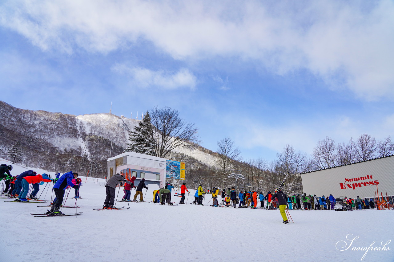 サッポロテイネ　これが北海道の冬。気温-11℃、澄んだ青空の下、パウダースノーが舞う天空のゲレンデ！